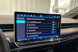 punainen Volkswagen ID.7 2025 kuva 18.