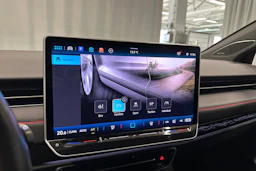 punainen Volkswagen ID.7 2025 kuva 20.