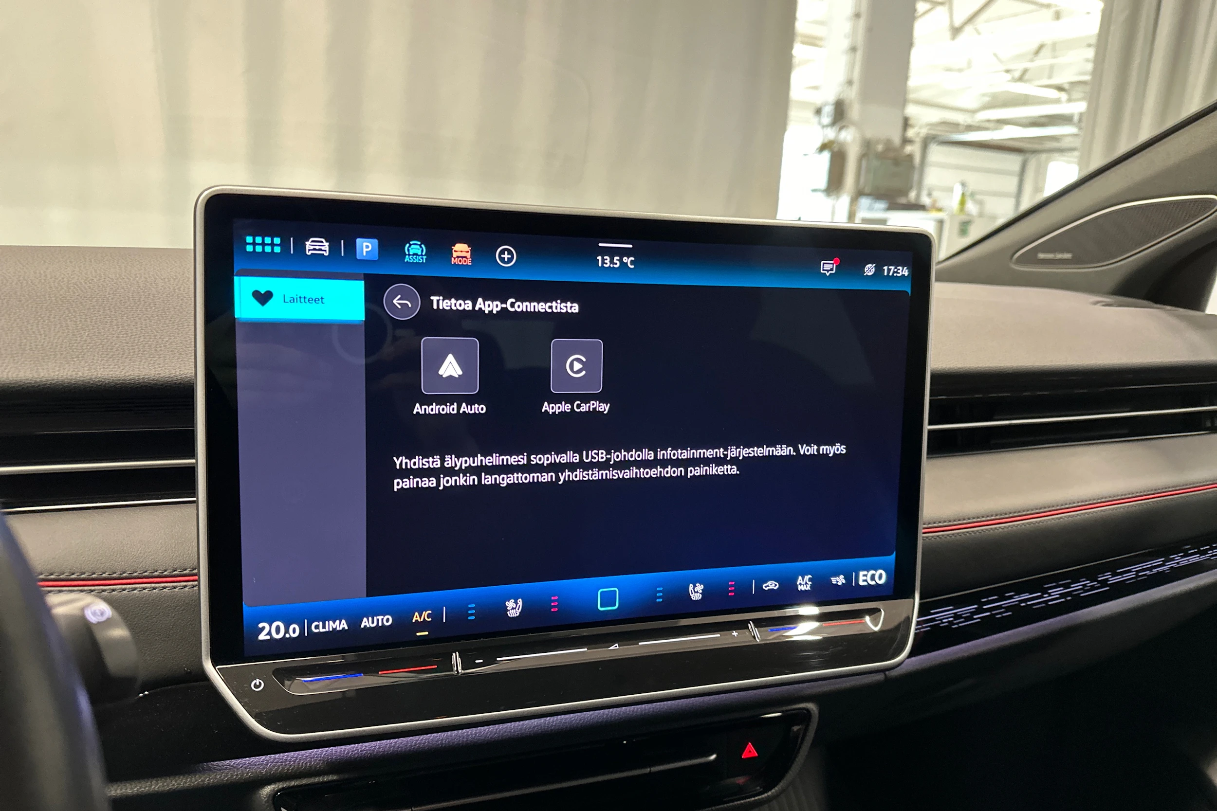 punainen Volkswagen ID.7 2025 kuva 21.