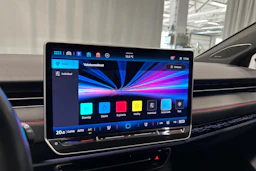 punainen Volkswagen ID.7 2025 kuva 22.