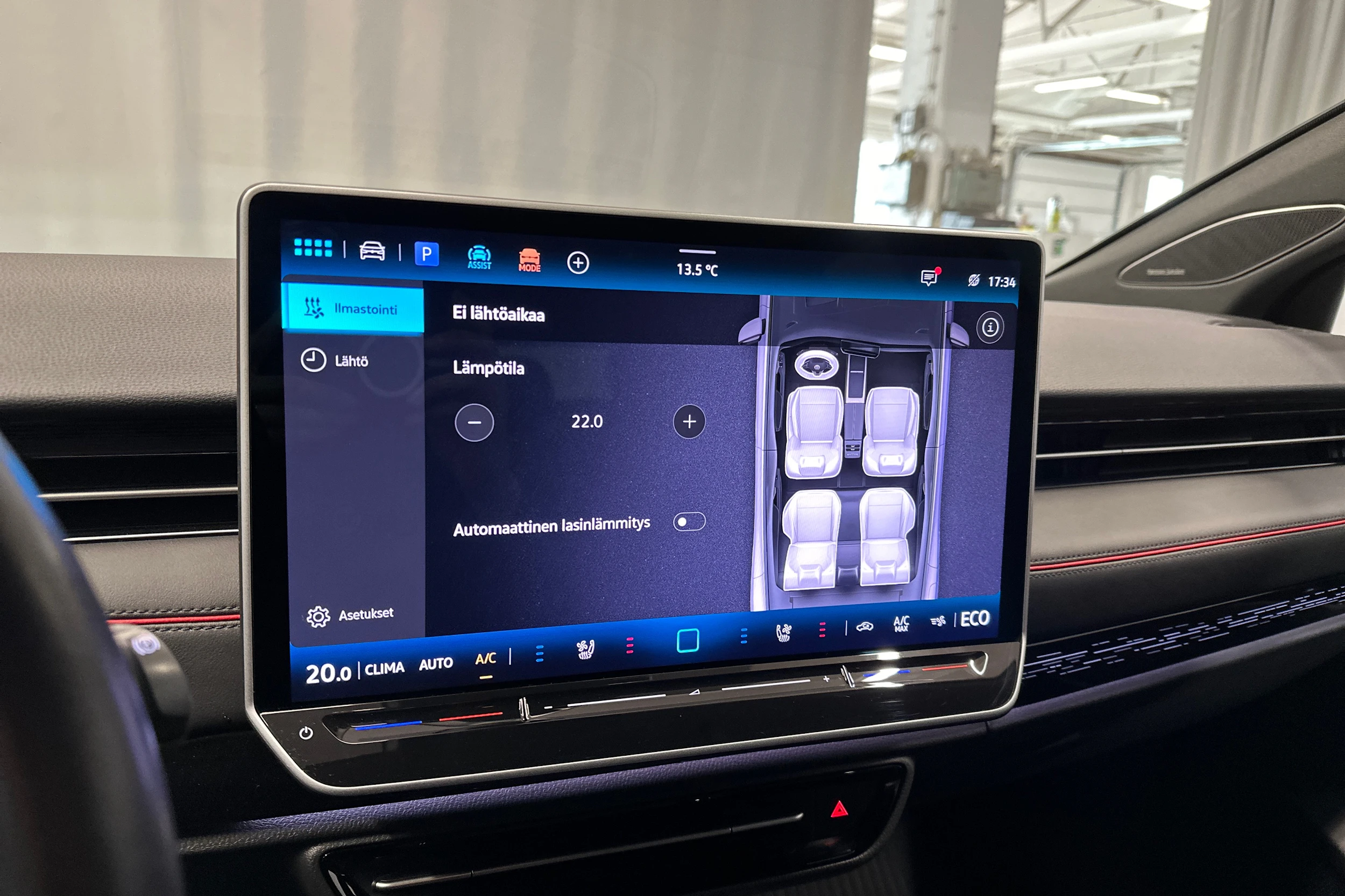 punainen Volkswagen ID.7 2025 kuva 23.