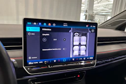 punainen Volkswagen ID.7 2025 kuva 23.