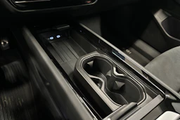 punainen Volkswagen ID.7 2025 kuva 26.