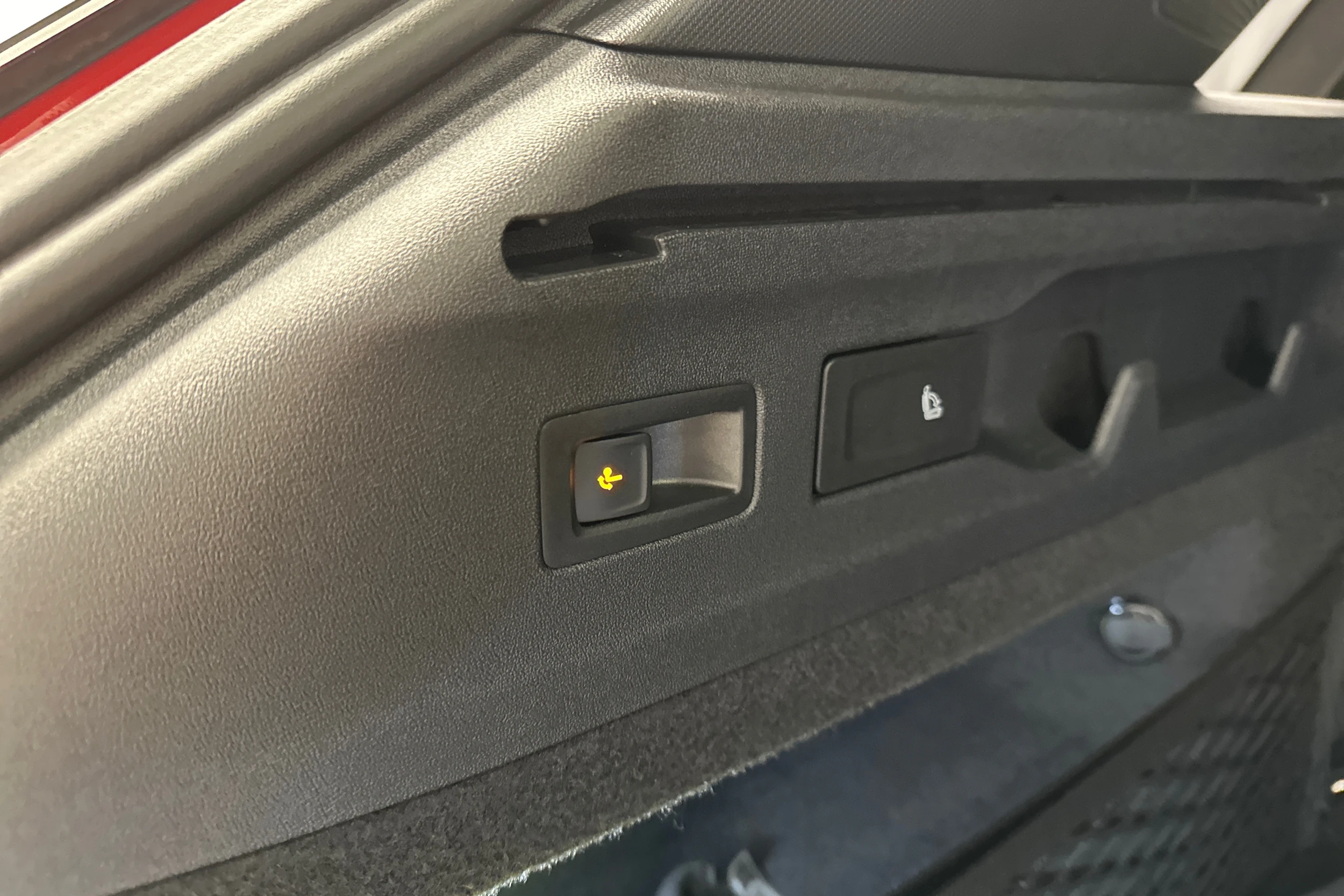 punainen Volkswagen ID.7 2025 kuva 32.