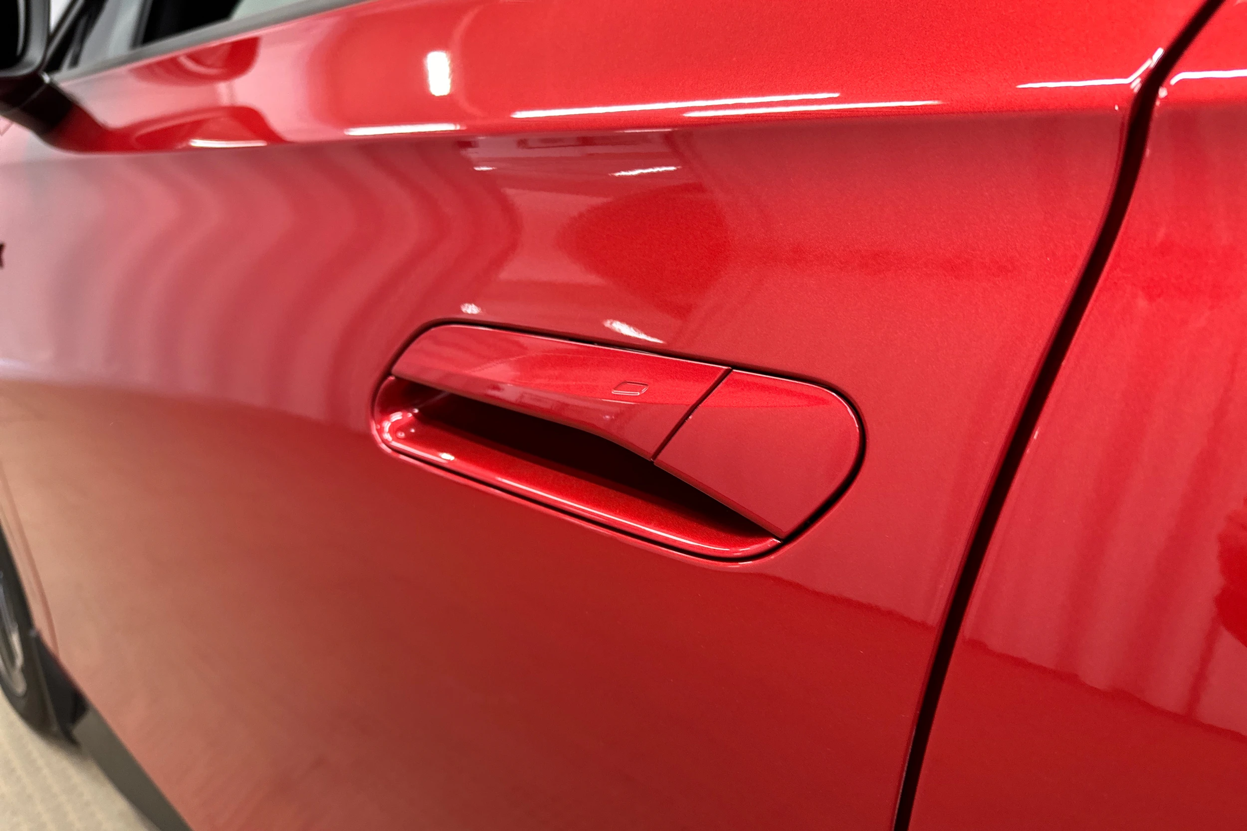 punainen Volkswagen ID.7 2025 kuva 34.