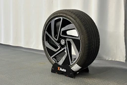 sininen Volkswagen ID.7 2025 kuva 13.