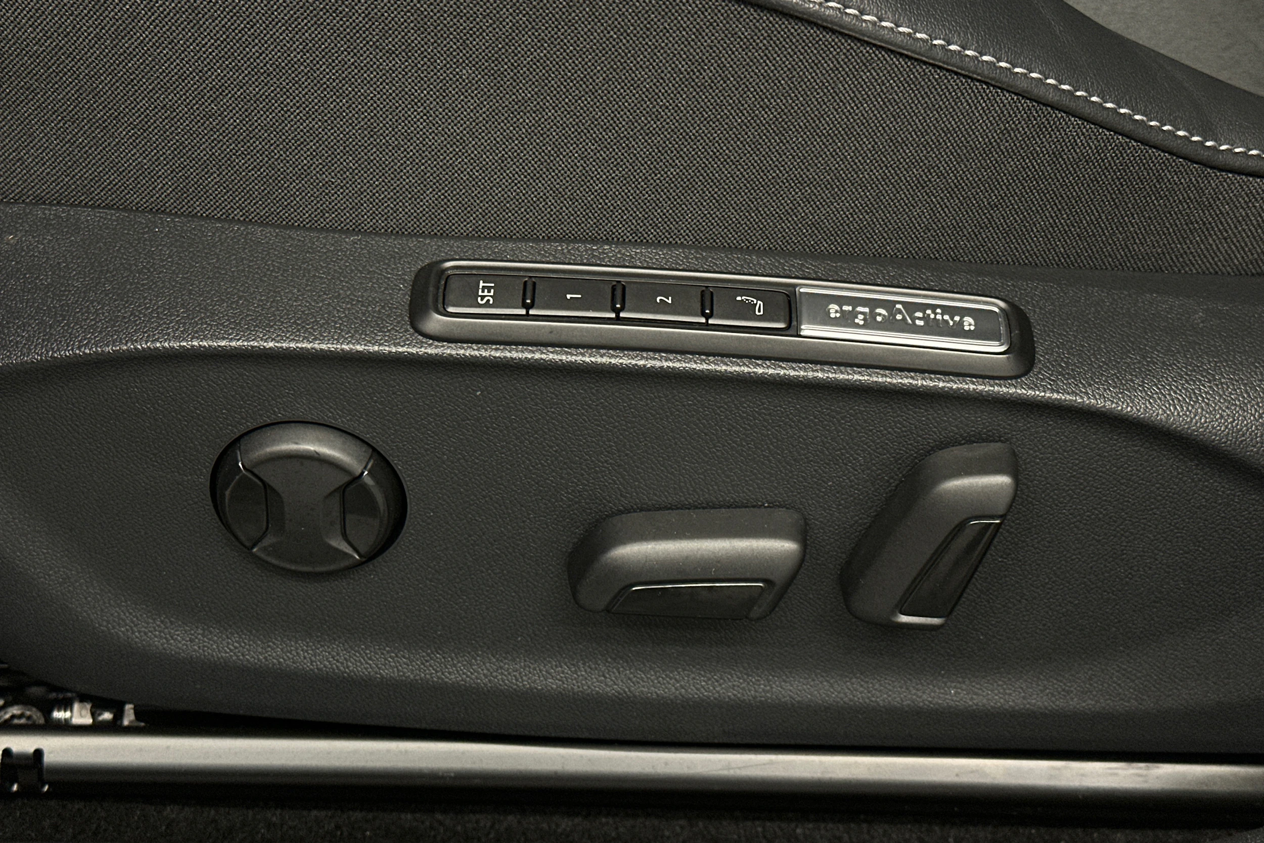 sininen Volkswagen ID.7 2025 kuva 20.