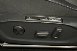 sininen Volkswagen ID.7 2025 kuva 20.