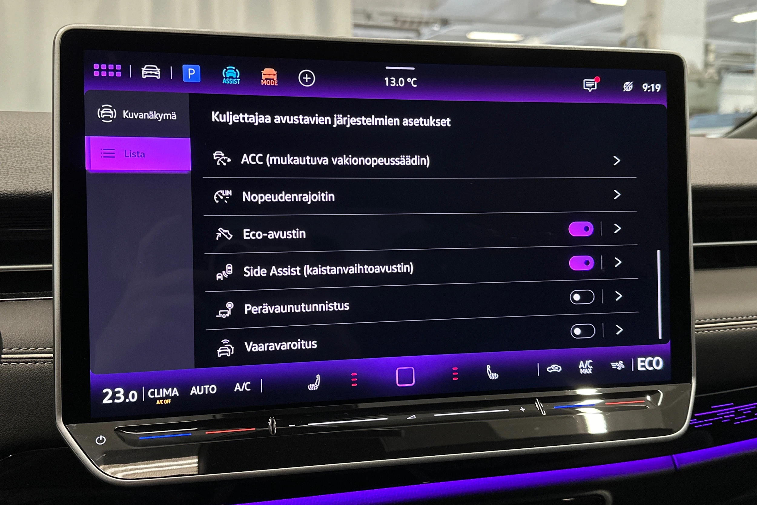 sininen Volkswagen ID.7 2025 kuva 33.