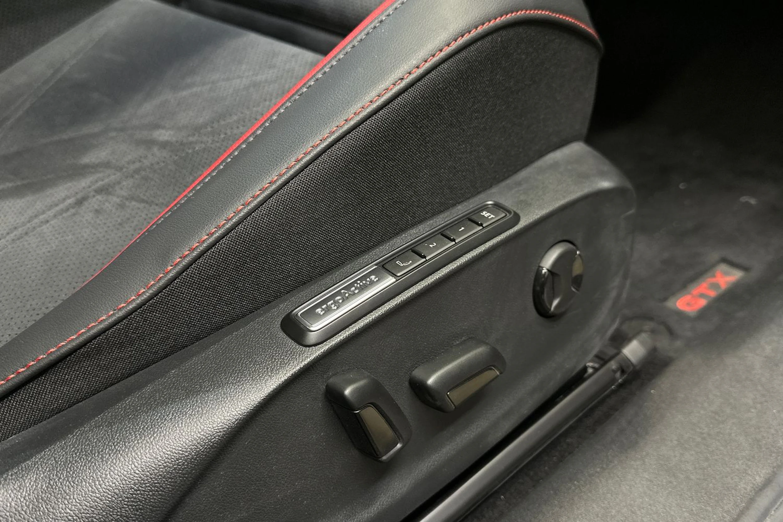 sininen Volkswagen ID.7 2025 kuva 15.