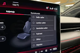 sininen Volkswagen ID.7 2025 kuva 22.