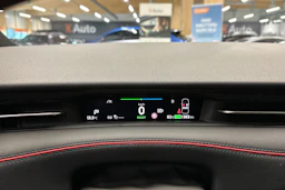 sininen Volkswagen ID.7 2025 kuva 28.
