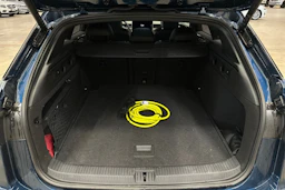 sininen Volkswagen ID.7 2025 kuva 32.
