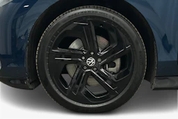 sininen Volkswagen ID.7 2025 kuva 9.