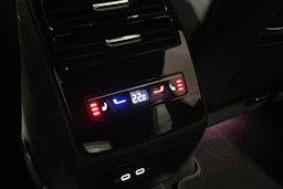 sininen Volkswagen ID.7 2025 kuva 14.