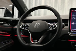 sininen Volkswagen ID.7 2025 kuva 18.