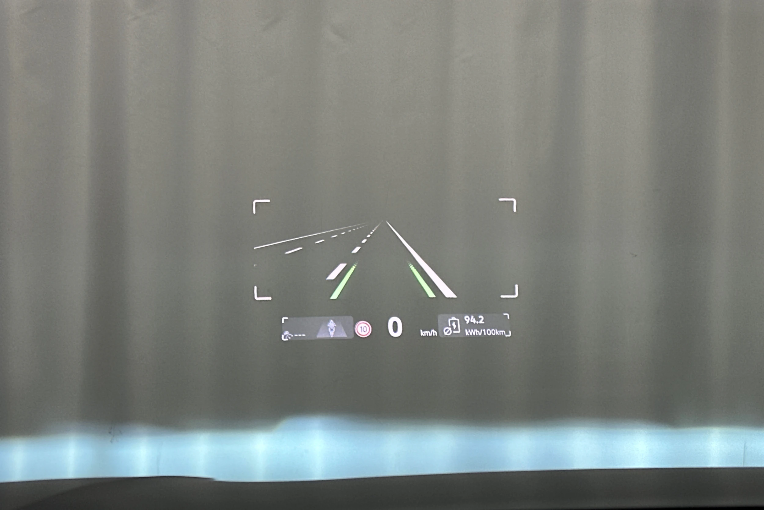 sininen Volkswagen ID.7 2025 kuva 22.