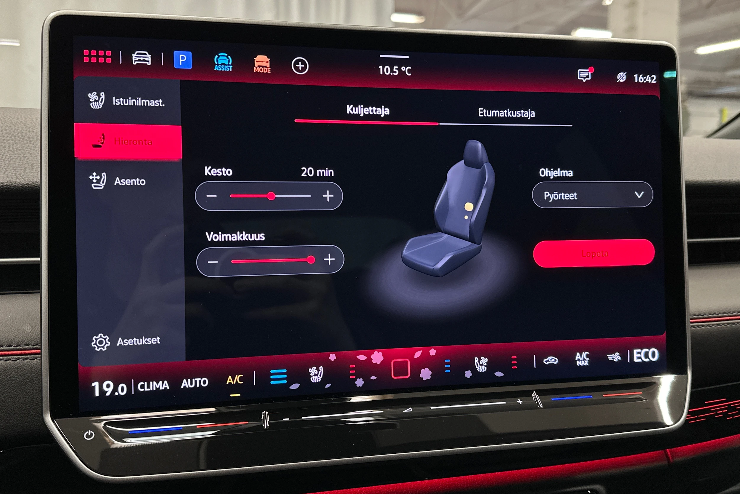 sininen Volkswagen ID.7 2025 kuva 31.