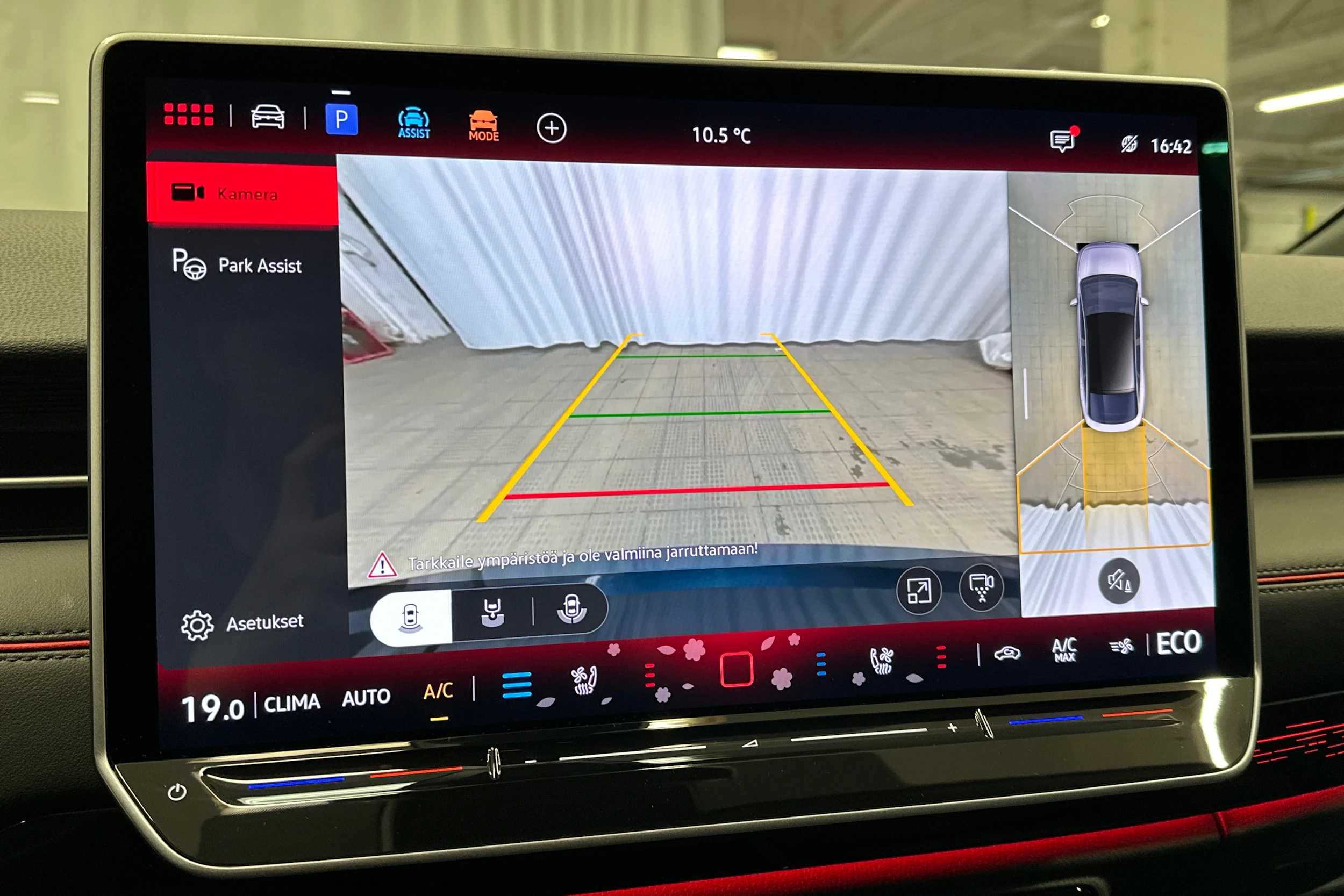 sininen Volkswagen ID.7 2025 kuva 32.