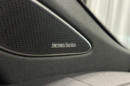 sininen Volkswagen ID.7 2025 kuva 34.