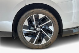 harmaa Volkswagen ID.7 2025 kuva 9.