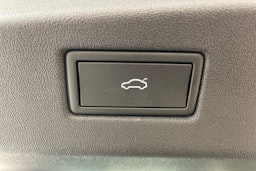 harmaa Volkswagen ID.7 2025 kuva 16.
