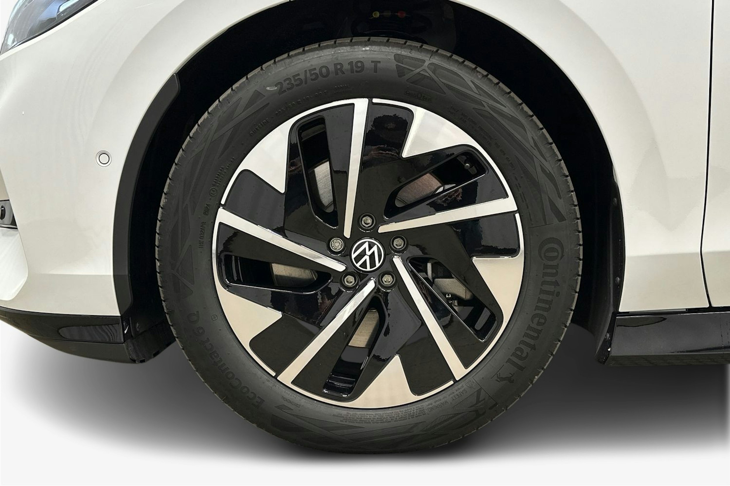 valkoinen Volkswagen ID.7 2025 kuva 11.