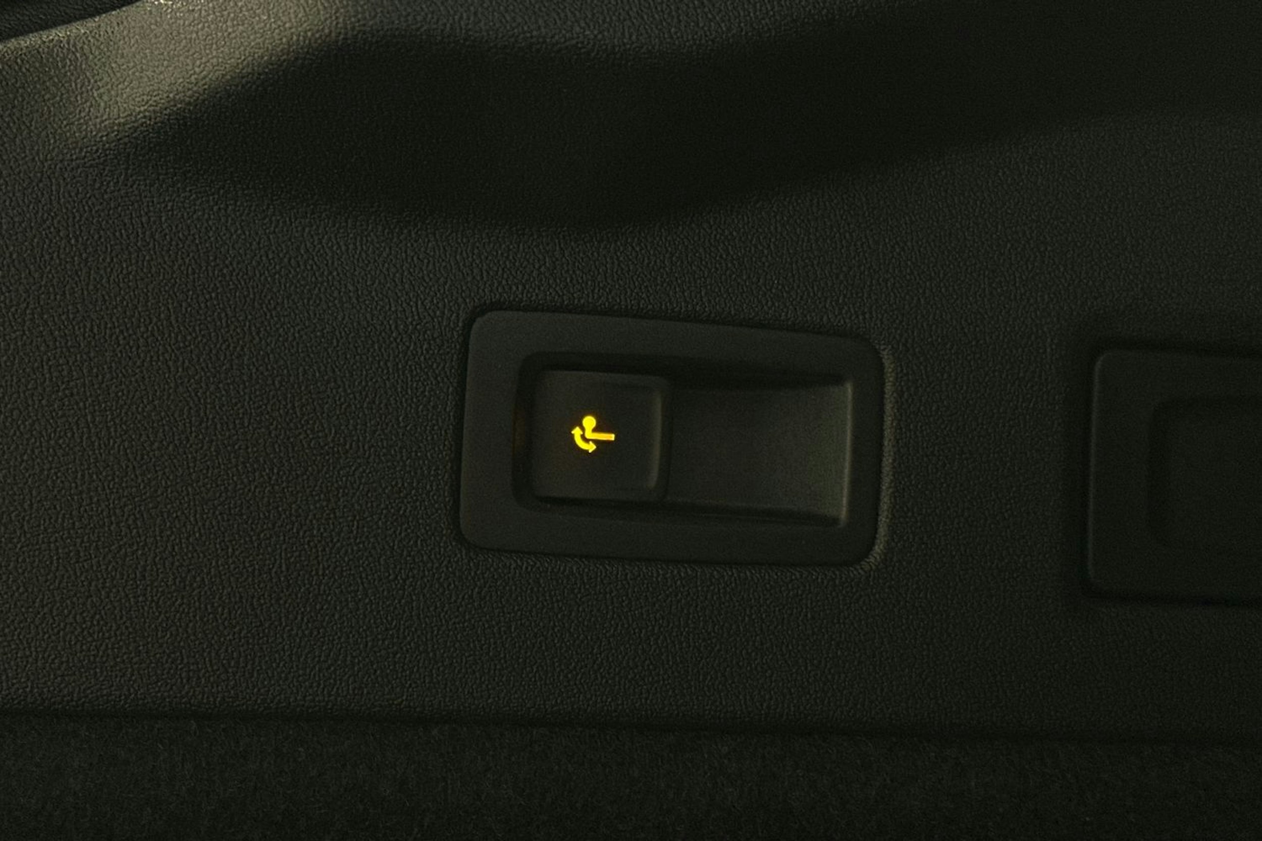 valkoinen Volkswagen ID.7 2025 kuva 16.