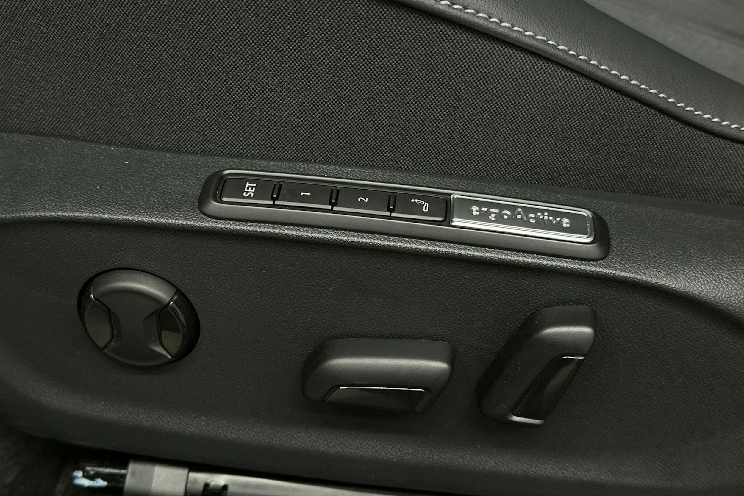 valkoinen Volkswagen ID.7 2025 kuva 20.
