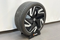 punainen Volkswagen ID.7 2025 kuva 10.