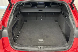 punainen Volkswagen ID.7 2025 kuva 14.