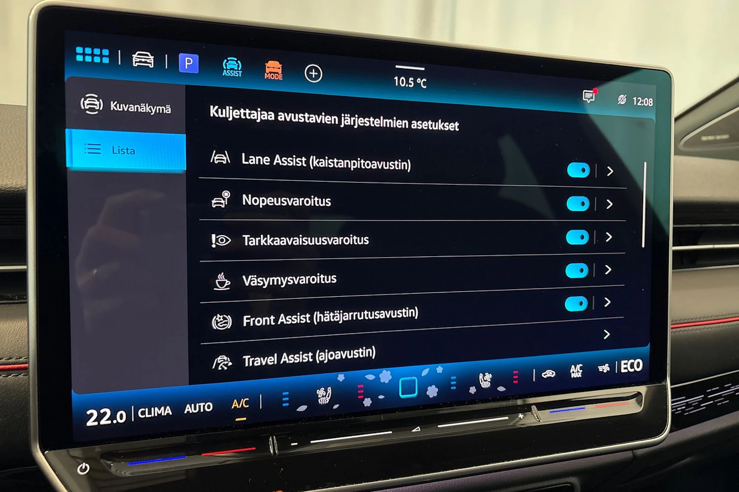 punainen Volkswagen ID.7 2025 kuva 20.