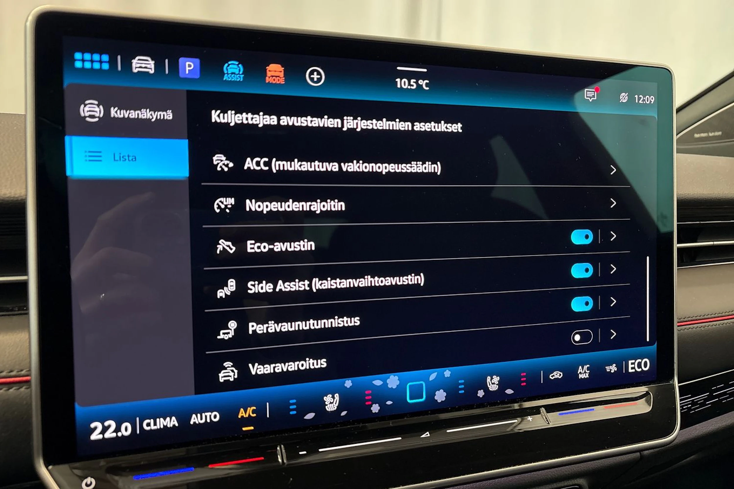 punainen Volkswagen ID.7 2025 kuva 21.