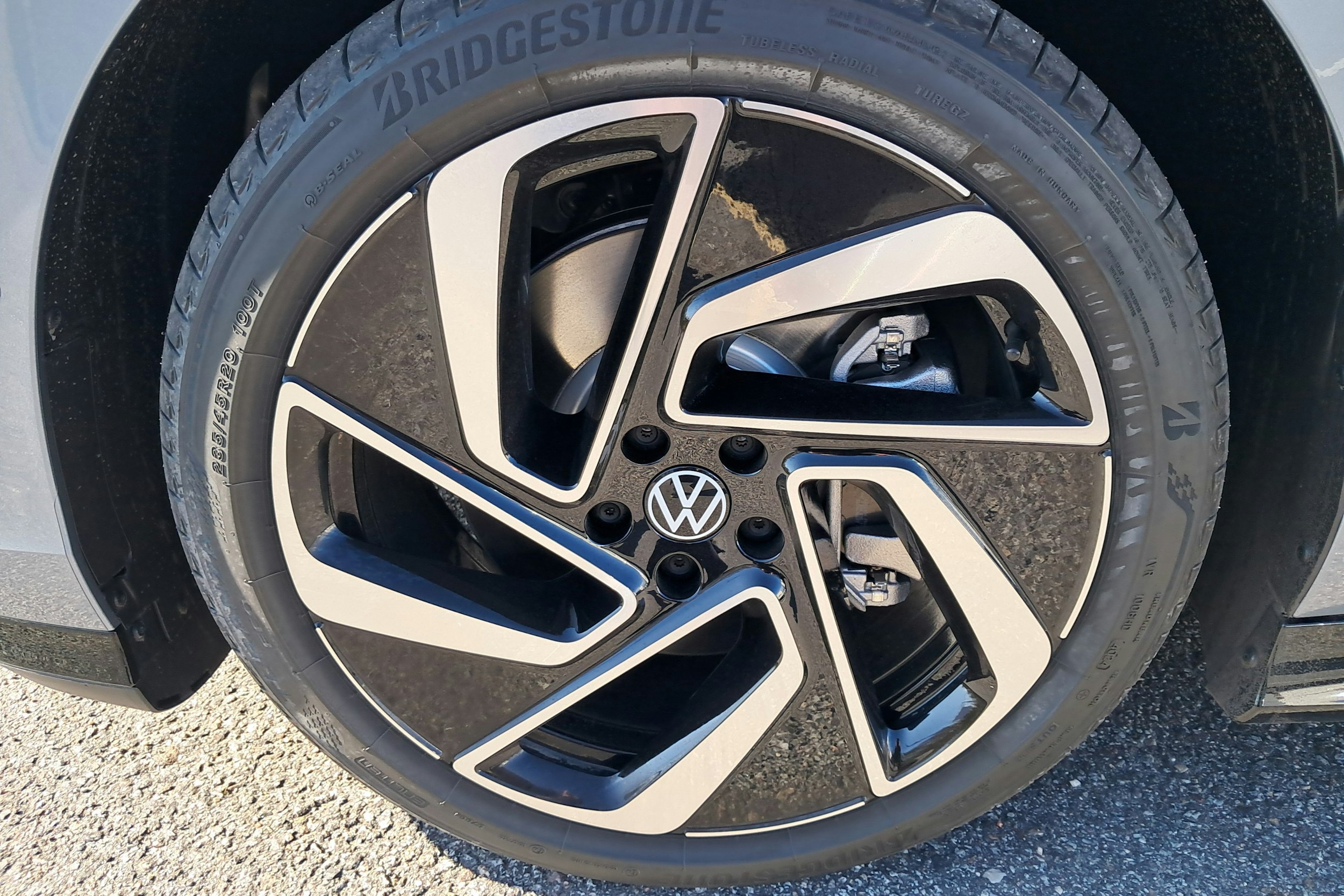 sininen Volkswagen ID.7 2025 kuva 9.