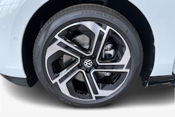 valkoinen Volkswagen ID.7 2025 kuva 9.