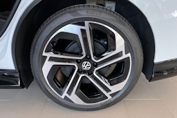 valkoinen Volkswagen ID.7 2025 kuva 10.