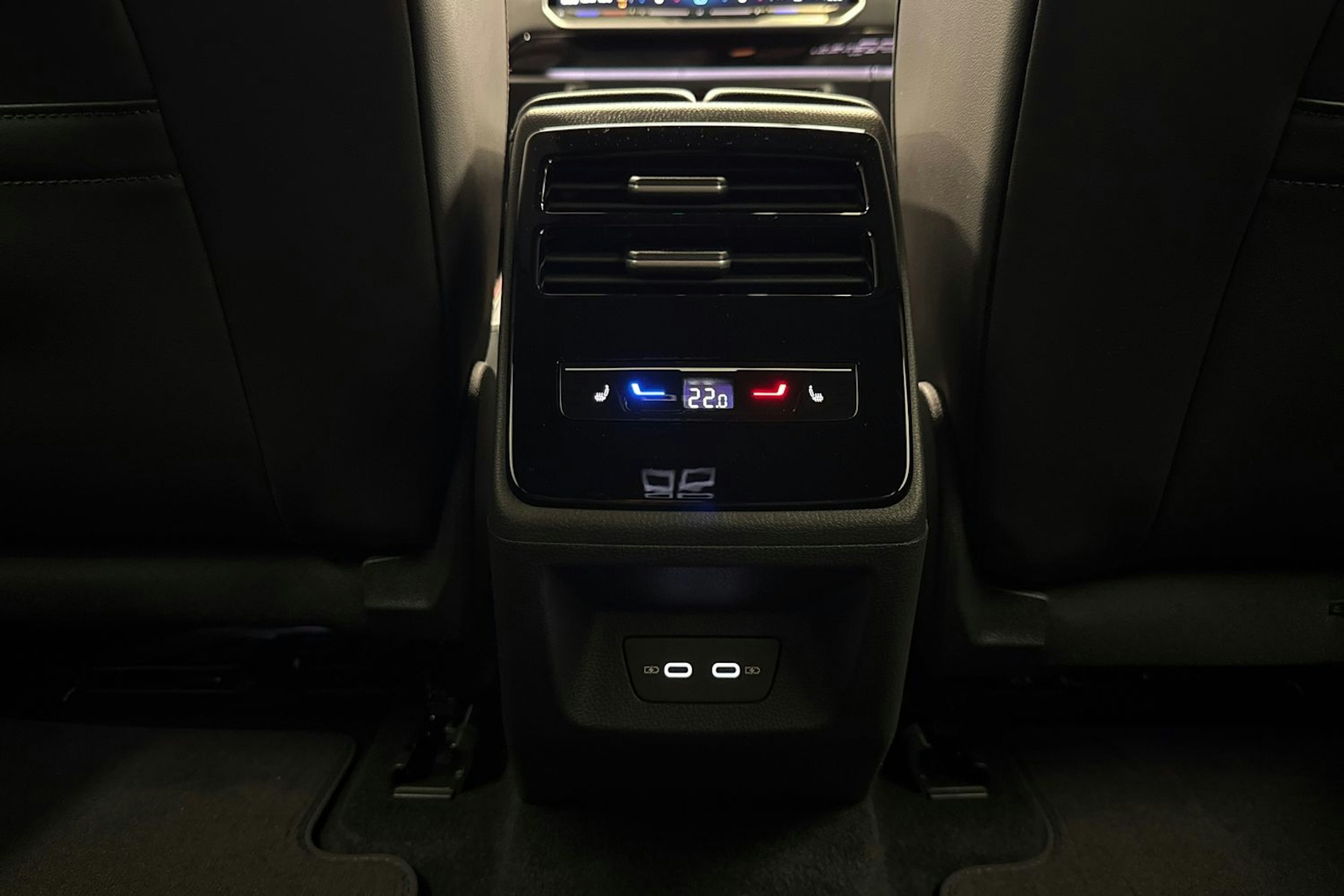valkoinen Volkswagen ID.7 2025 kuva 32.
