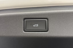 valkoinen Volkswagen ID.7 2025 kuva 37.