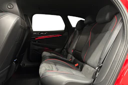 punainen Volkswagen ID.7 2025 kuva 8.