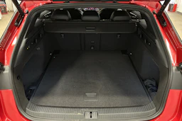 punainen Volkswagen ID.7 2025 kuva 11.