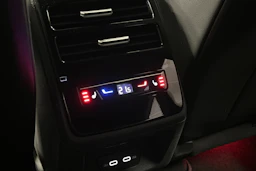 punainen Volkswagen ID.7 2025 kuva 14.