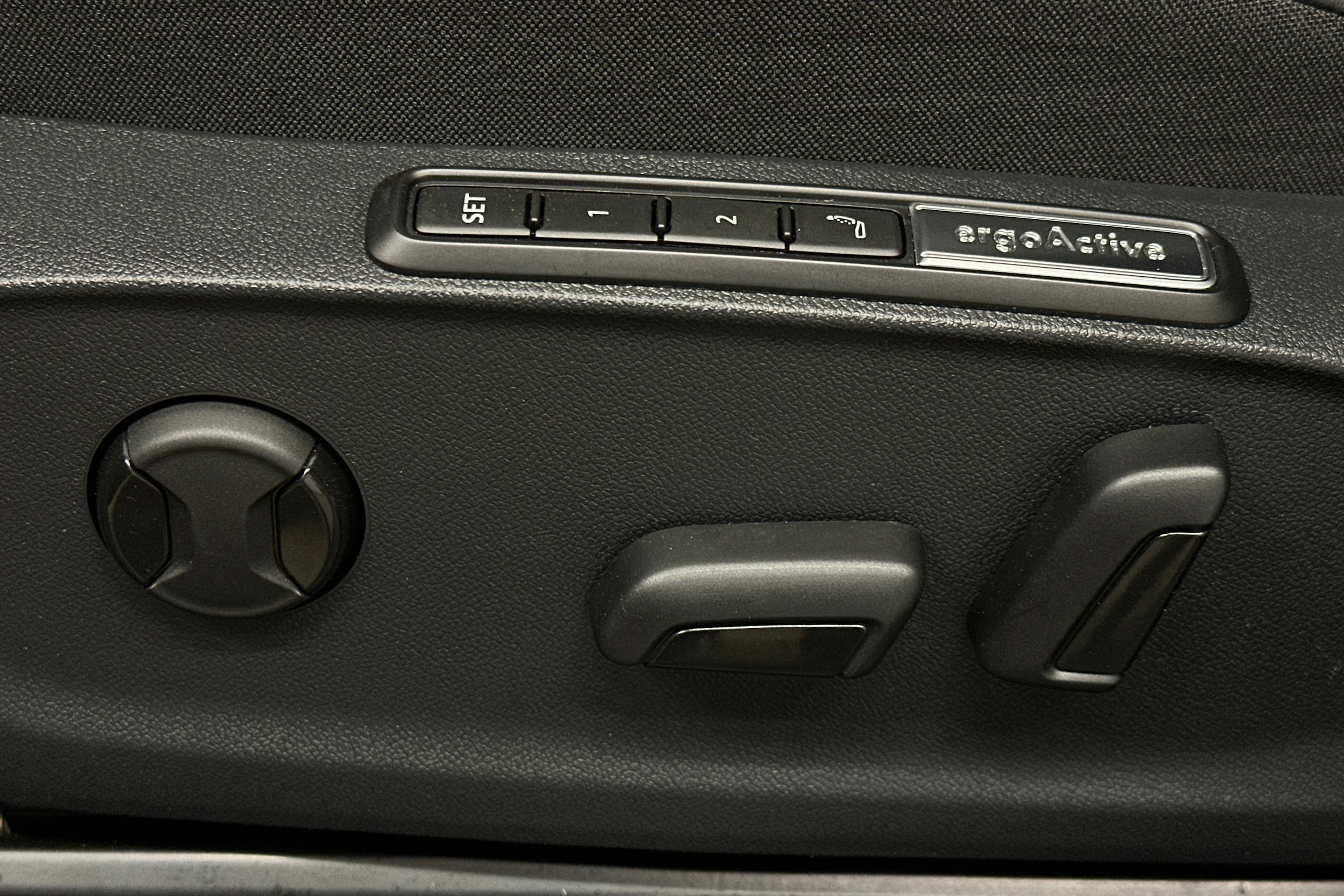 punainen Volkswagen ID.7 2025 kuva 16.