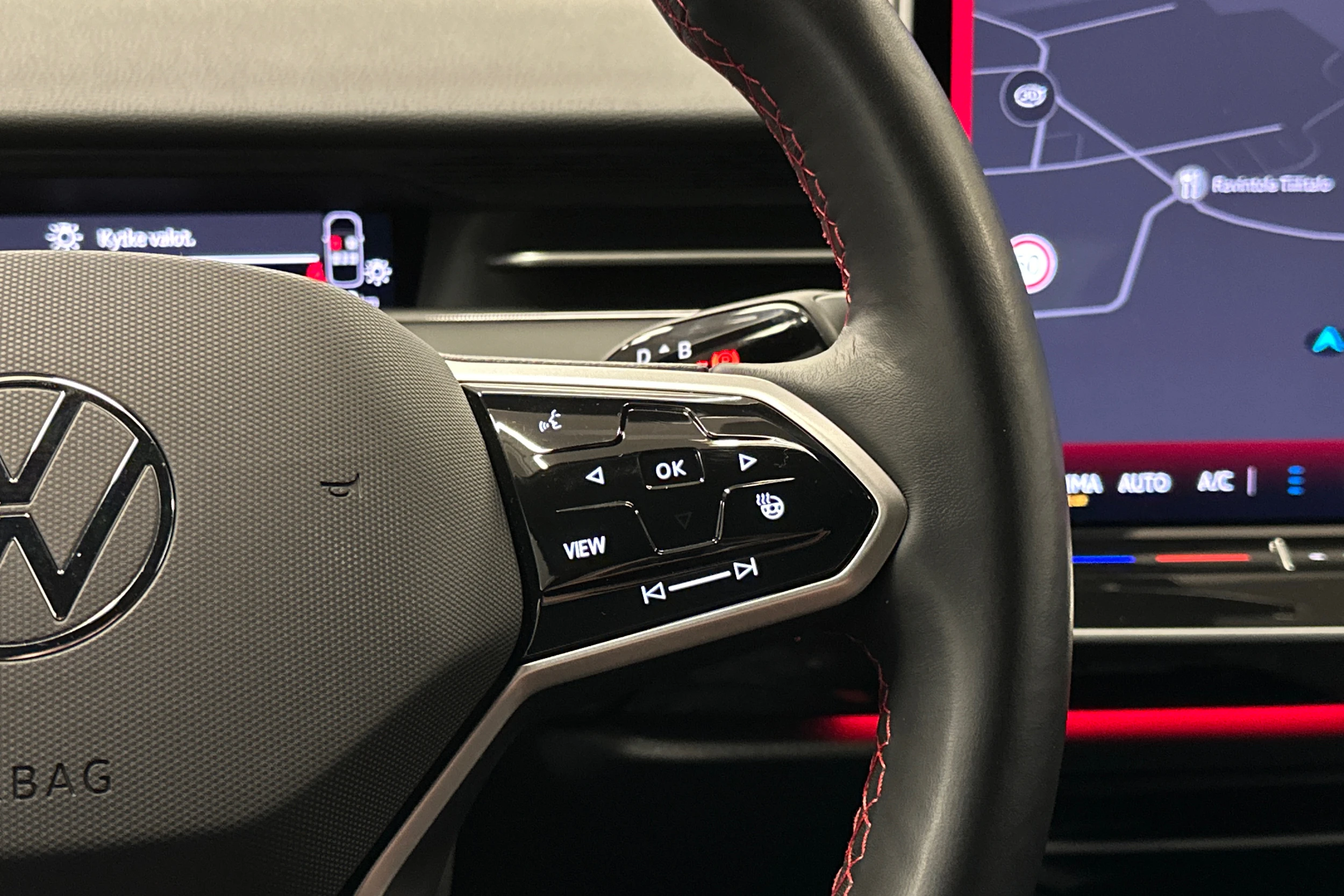 punainen Volkswagen ID.7 2025 kuva 20.