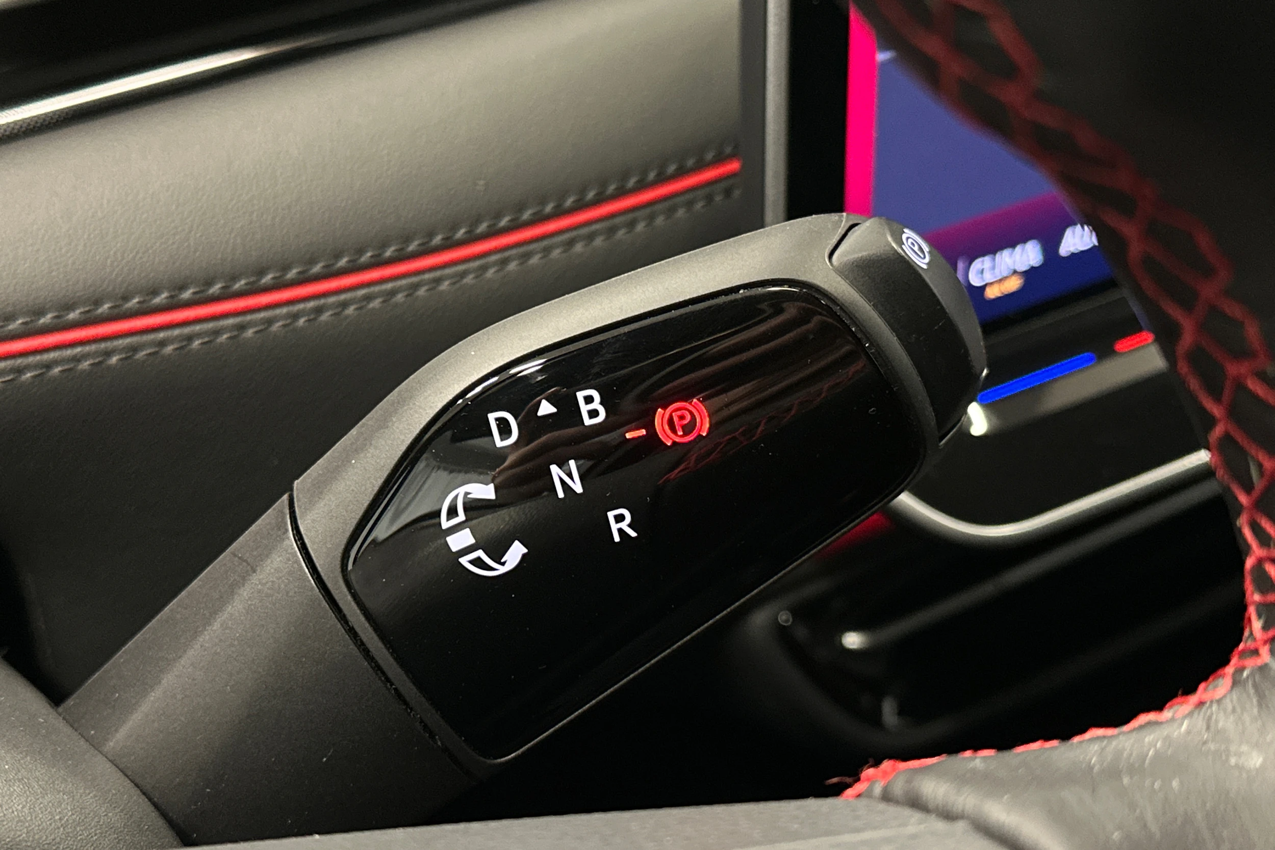 punainen Volkswagen ID.7 2025 kuva 21.