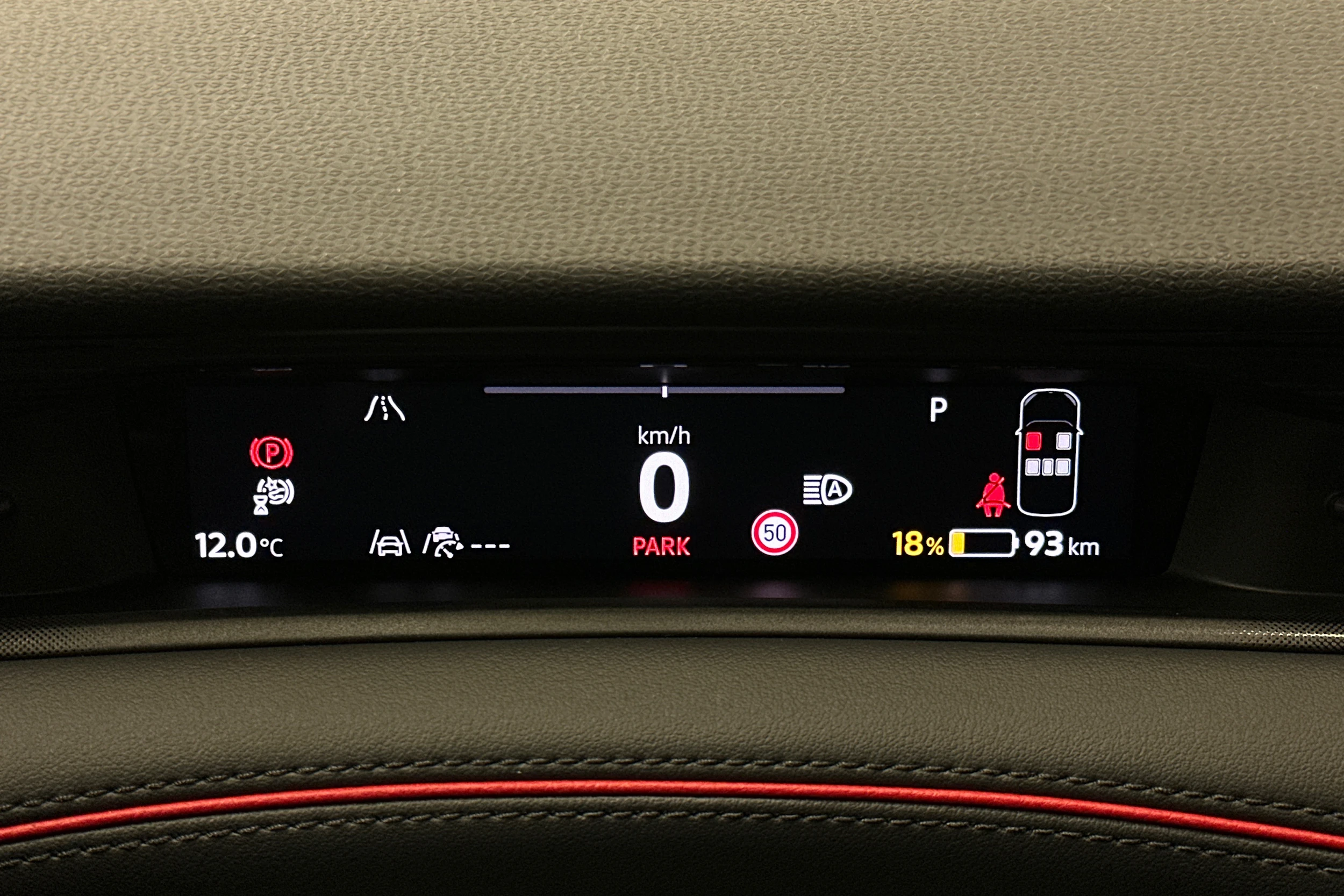 punainen Volkswagen ID.7 2025 kuva 22.