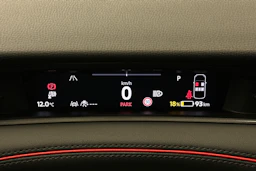 punainen Volkswagen ID.7 2025 kuva 22.