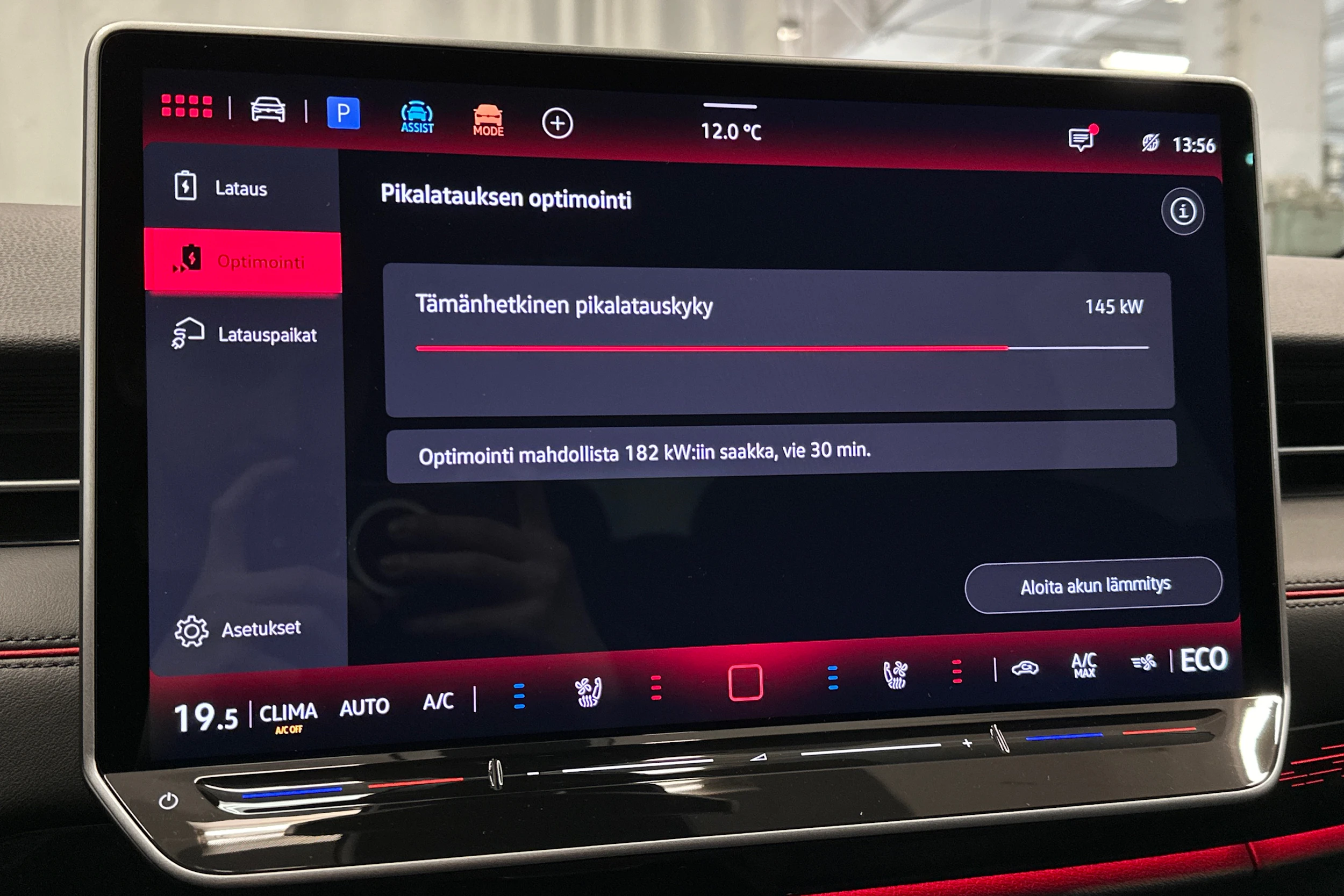 punainen Volkswagen ID.7 2025 kuva 26.