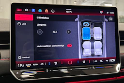 punainen Volkswagen ID.7 2025 kuva 27.