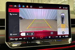 punainen Volkswagen ID.7 2025 kuva 33.