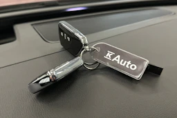 punainen Volkswagen ID.7 2025 kuva 36.